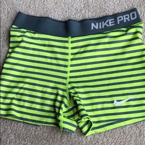 Nike pro
